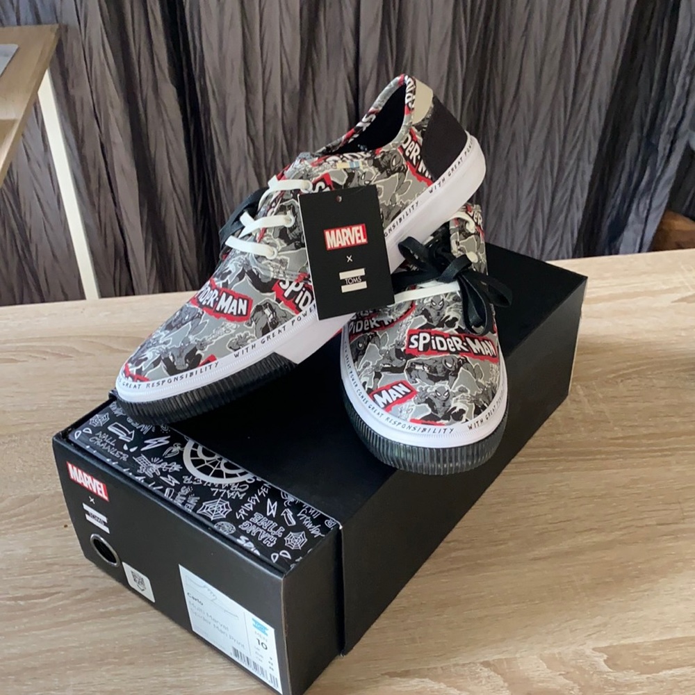 Tom’s Spider Man Marvel Sneakers Size 10